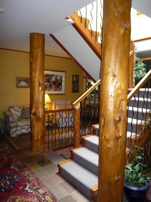 Inn At Clifftop Lane Bed And Breakfast Whistler Exterior foto